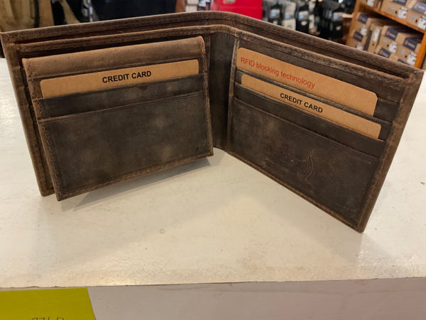 Paul & Taylor 54338 Bi Fold Wallet - removable card holder