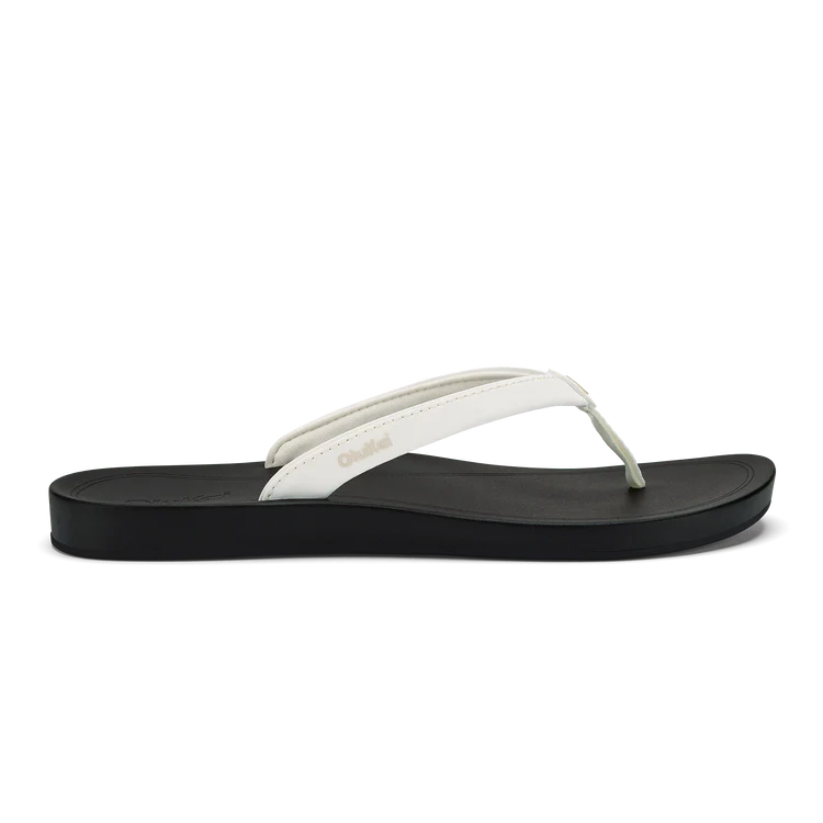 OluKai 20537 Women’s Uiki Bright White/Lava Rock